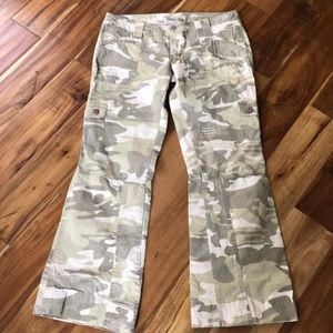 Billabong Camouflage Jeans Sz 7 Women’s